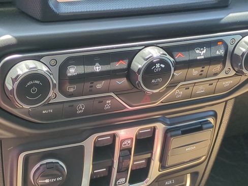 Used 2020 Jeep Gladiator Rubicon AWD/4WD image 24