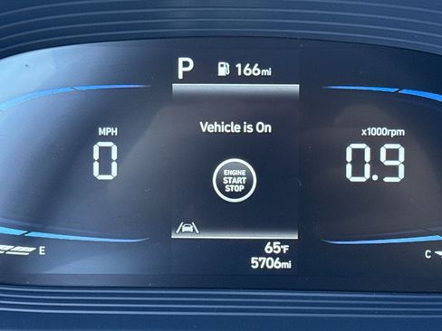 Used 2025 Hyundai Venue Limited image 28