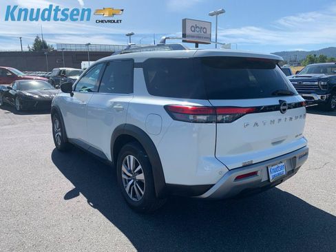 Used 2023 Nissan Pathfinder SL w/ Cargo Package AWD/4WD image 5