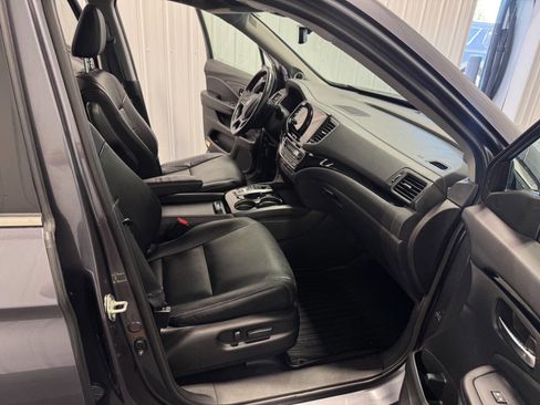 Used 2019 Honda Pilot Touring image 21