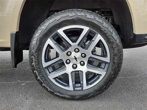 Used 2023 Chevrolet Colorado Z71 w/ Z71 Convenience Package 2 image 32