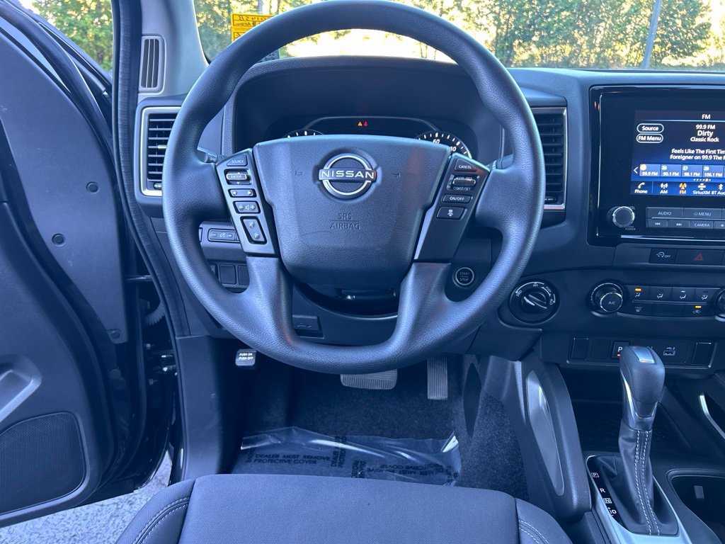 Used 2023 Nissan Frontier SV w/ Technology Package AWD/4WD image 14