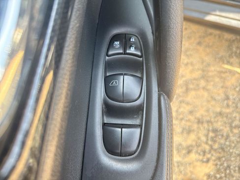 Used 2020 Nissan Rogue SL AWD/4WD image 12