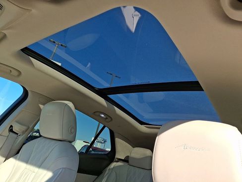 Used 2021 Buick Envision Avenir w/ Technology Package II image 14