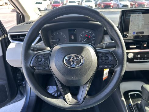 Certified 2025 Toyota Corolla LE image 18