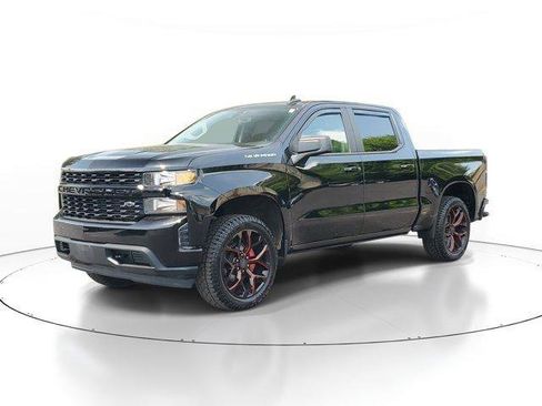 Used 2019 Chevrolet Silverado 1500 Custom w/ Custom Value Package AWD/4WD image 2