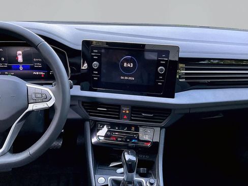 Used 2025 Volkswagen Jetta SE FWD image 7