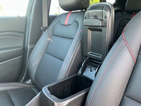 Used 2025 Chevrolet Trax RS w/ Sunroof Package FWD image 33