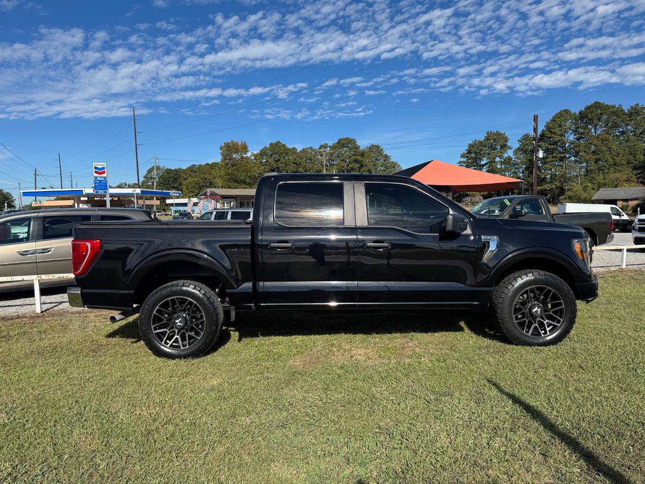 Used 2023 Ford F150 XLT AWD/4WD image 2