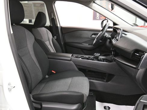 Used 2021 Nissan Rogue SV image 25