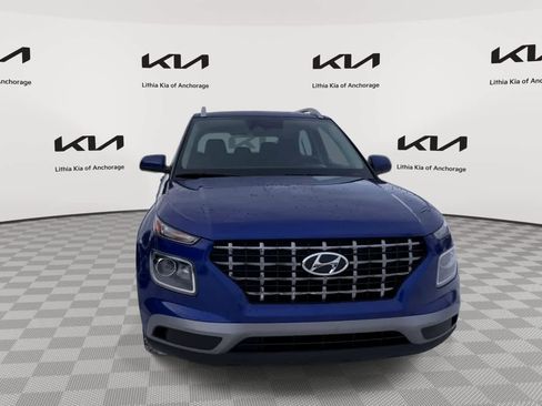 Used 2023 Hyundai Venue SEL image 3