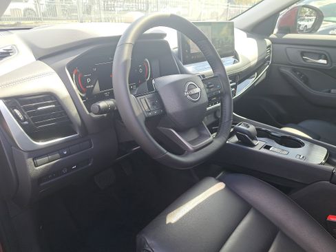 Certified 2025 Nissan Rogue SL image 18