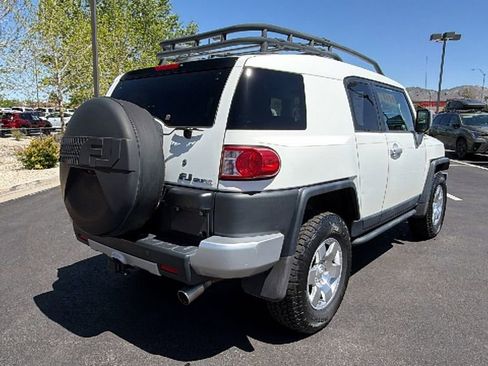 Used 2010 Toyota FJ Cruiser 4WD image 3
