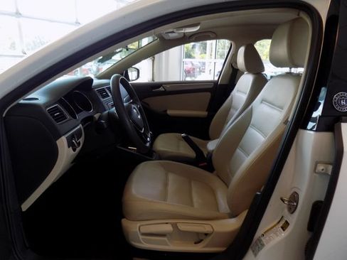 Used 2018 Volkswagen Jetta Wolfsburg Edition FWD image 19