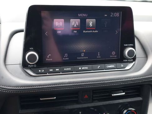 Used 2025 Nissan Rogue SV image 19