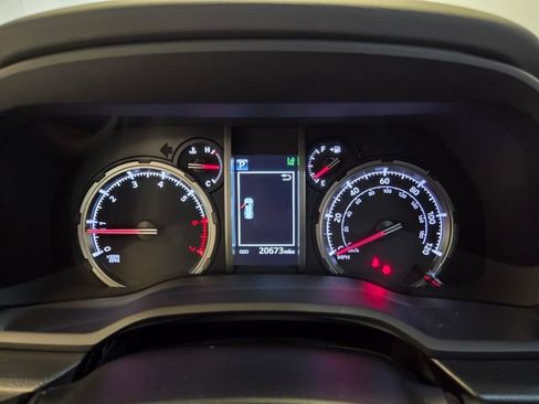 Used 2024 Toyota 4Runner TRD Off-Road Premium w/ Moonroof Package AWD/4WD image 27