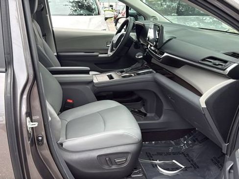 Certified 2024 Toyota Sienna XLE w/ XLE Plus Package FWD image 12