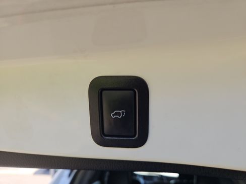 Used 2018 Toyota Highlander XLE AWD/4WD image 21