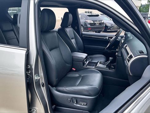Used 2023 Lexus GX 460 Luxury w/ Accessory Package AWD/4WD image 8