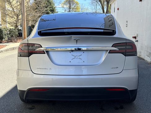 Used 2017 Tesla Model X 100D AWD/4WD image 11