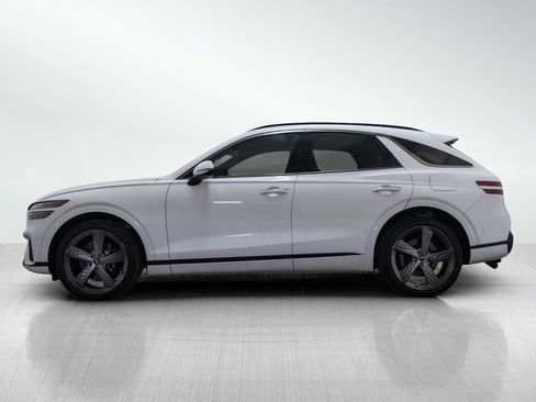 Used 2025 Genesis GV70 2.5T w/ Sport Prestige Package AWD/4WD image 3