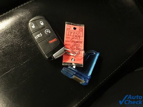 Used 2017 Chrysler 300 C AWD/4WD image 54