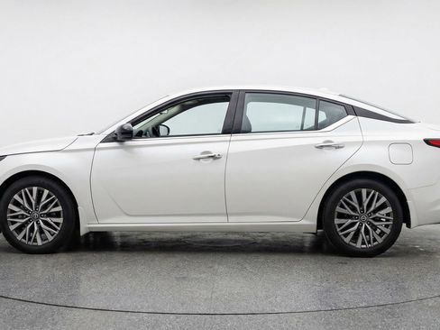 Used 2025 Nissan Altima 2.5 SV image 5