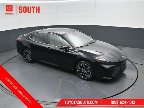 Used 2025 Toyota Camry XLE image 48