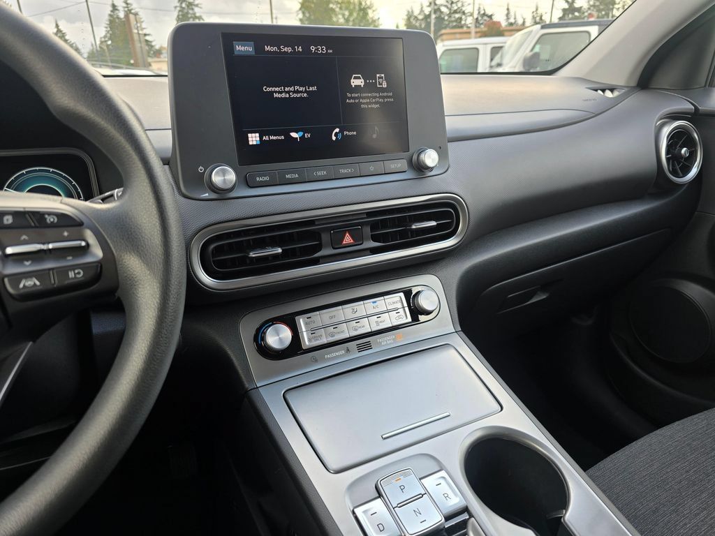 Used 2023 Hyundai Kona SE FWD image 22