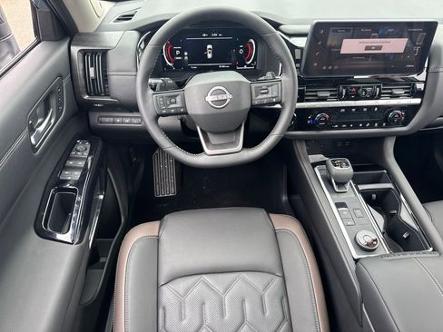 New 2026 Nissan Pathfinder Platinum image 15
