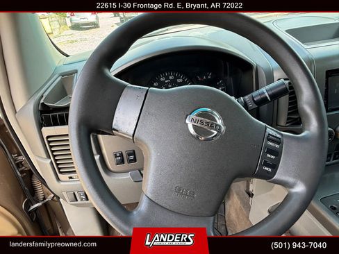 Used 2004 Nissan Titan LE w/ (Tow) Big Tow Pkg image 13