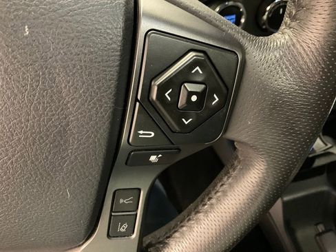 Used 2019 Toyota Tacoma TRD Off-Road image 12