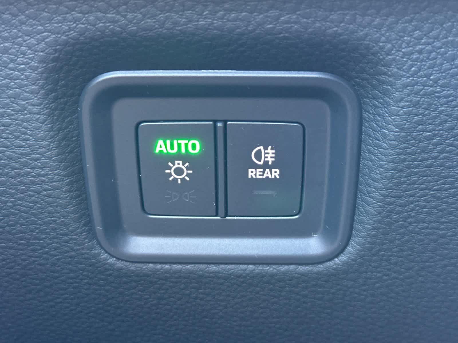 Certified 2026 Porsche Cayenne AWD/4WD image 31