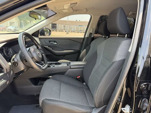 Used 2022 Nissan Rogue SV FWD image 17