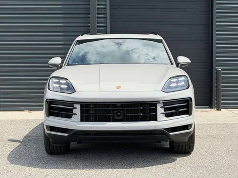 Certified 2026 Porsche Cayenne AWD/4WD image 24