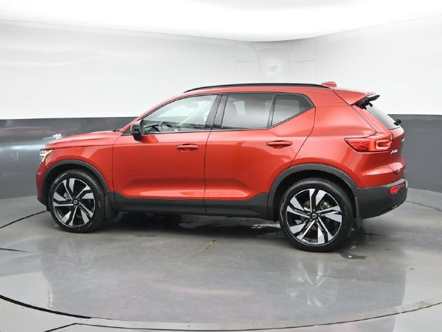 Used 2023 Volvo XC40 B5 Plus w/ Driver Assist Package AWD/4WD image 7