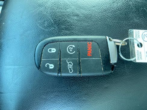 Used 2021 Jeep Grand Cherokee Limited image 38