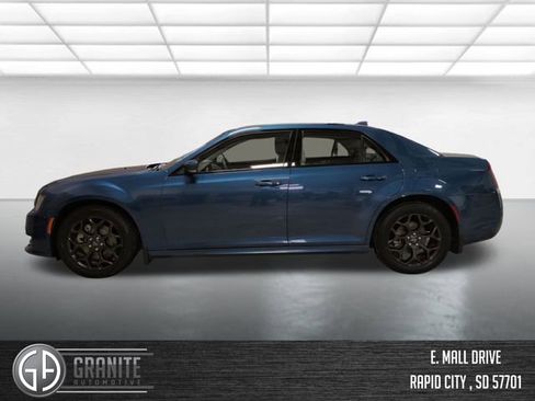Used 2023 Chrysler 300 Touring L w/ Comfort Group image 2