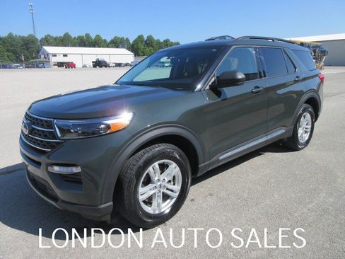 Used 2024 Ford Explorer XLT w/ Equipment Group 202A AWD/4WD image 2