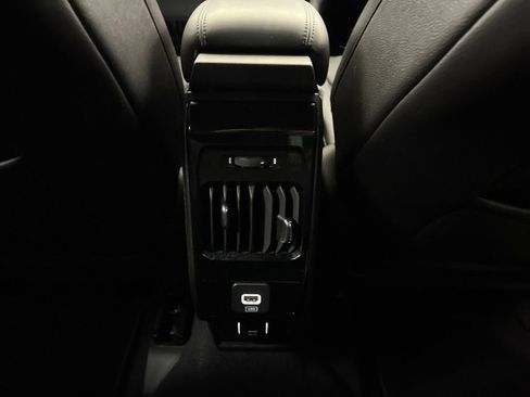 Used 2025 Jeep Compass Limited image 31