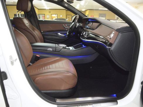 Used 2016 Mercedes-Benz S 550 Sedan image 24