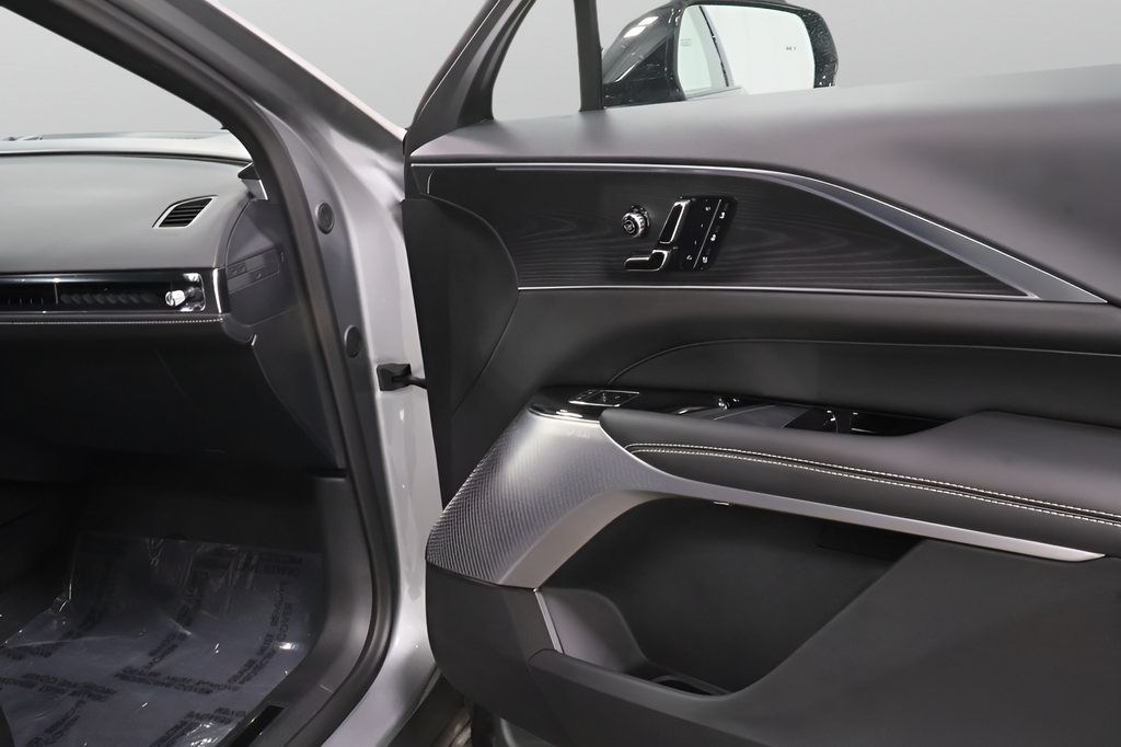 Used 2025 Cadillac Lyriq Luxury w/ LPO, Floor Liner Package AWD/4WD image 32