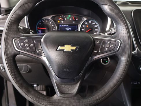 Used 2023 Chevrolet Equinox LT w/ LPO, Floor Liner Package FWD image 3