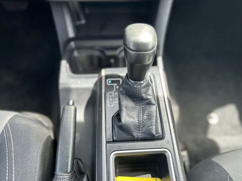 Used 2021 Toyota Tacoma TRD Off-Road w/ Technology Package image 17