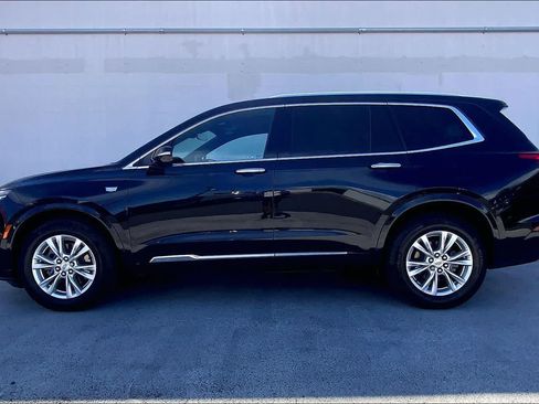 Used 2023 Cadillac XT6 Luxury FWD image 3