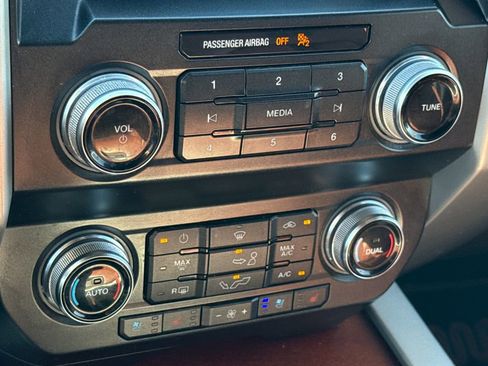 Used 2019 Ford F150 King Ranch w/ Equipment Group 601A Luxury image 23