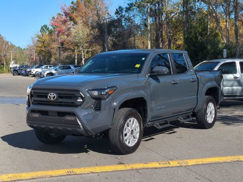 Used 2024 Toyota Tacoma SR5 image 1