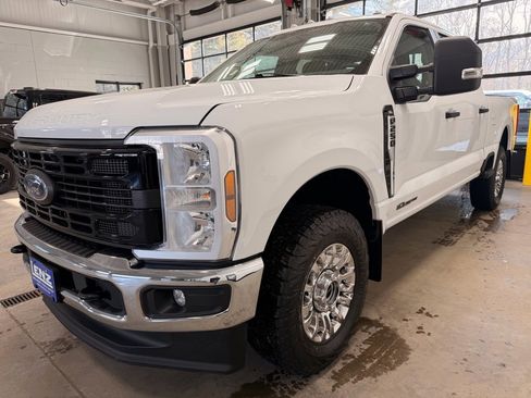 Used 2024 Ford F250 XL image 4