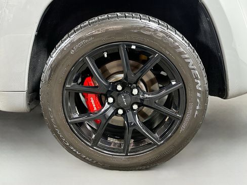 Used 2020 Jeep Grand Cherokee SRT image 32