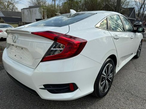 Used 2017 Honda Civic EX-T image 8